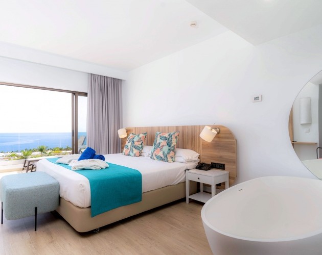 SUITE SUPÉRIEUR 1 CHAMBRE AVEC VUE MER